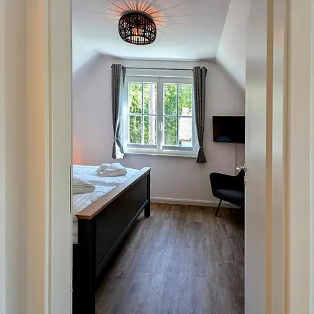 Holiday home Sandregenpfeifer Zirchow